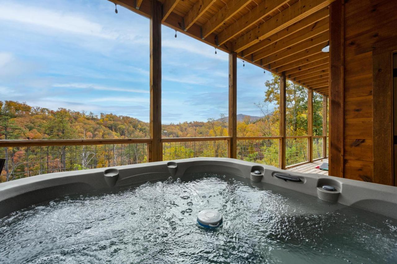 The Overlook - '21 Cabin - Gorgeous Unobstructed Views - Fire Pit Table - Gamerm - Hottub - Xbox - Lots Of Bears Gatlinburg Eksteriør billede