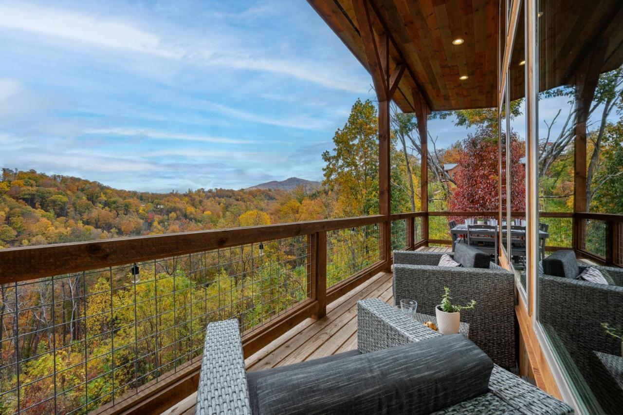 The Overlook - '21 Cabin - Gorgeous Unobstructed Views - Fire Pit Table - Gamerm - Hottub - Xbox - Lots Of Bears Gatlinburg Eksteriør billede