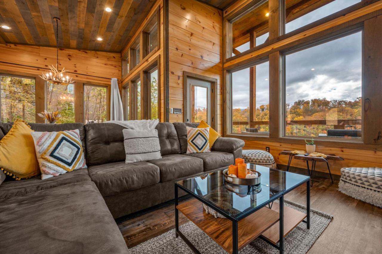 The Overlook - '21 Cabin - Gorgeous Unobstructed Views - Fire Pit Table - Gamerm - Hottub - Xbox - Lots Of Bears Gatlinburg Eksteriør billede