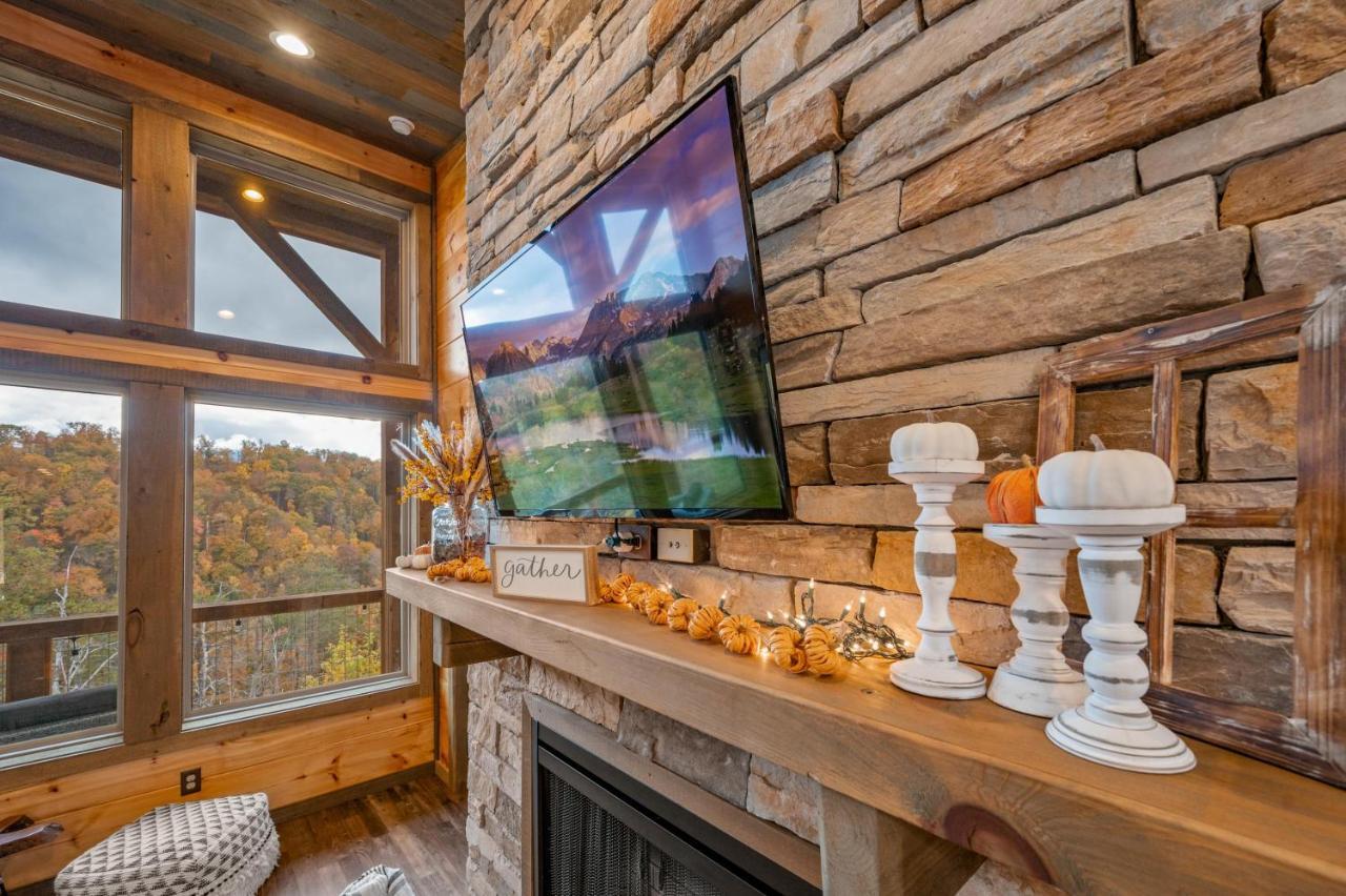 The Overlook - '21 Cabin - Gorgeous Unobstructed Views - Fire Pit Table - Gamerm - Hottub - Xbox - Lots Of Bears Gatlinburg Eksteriør billede