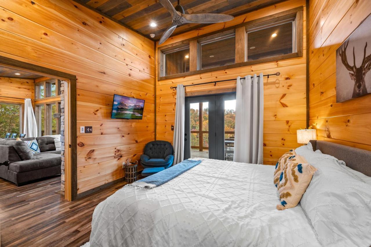 The Overlook - '21 Cabin - Gorgeous Unobstructed Views - Fire Pit Table - Gamerm - Hottub - Xbox - Lots Of Bears Gatlinburg Eksteriør billede