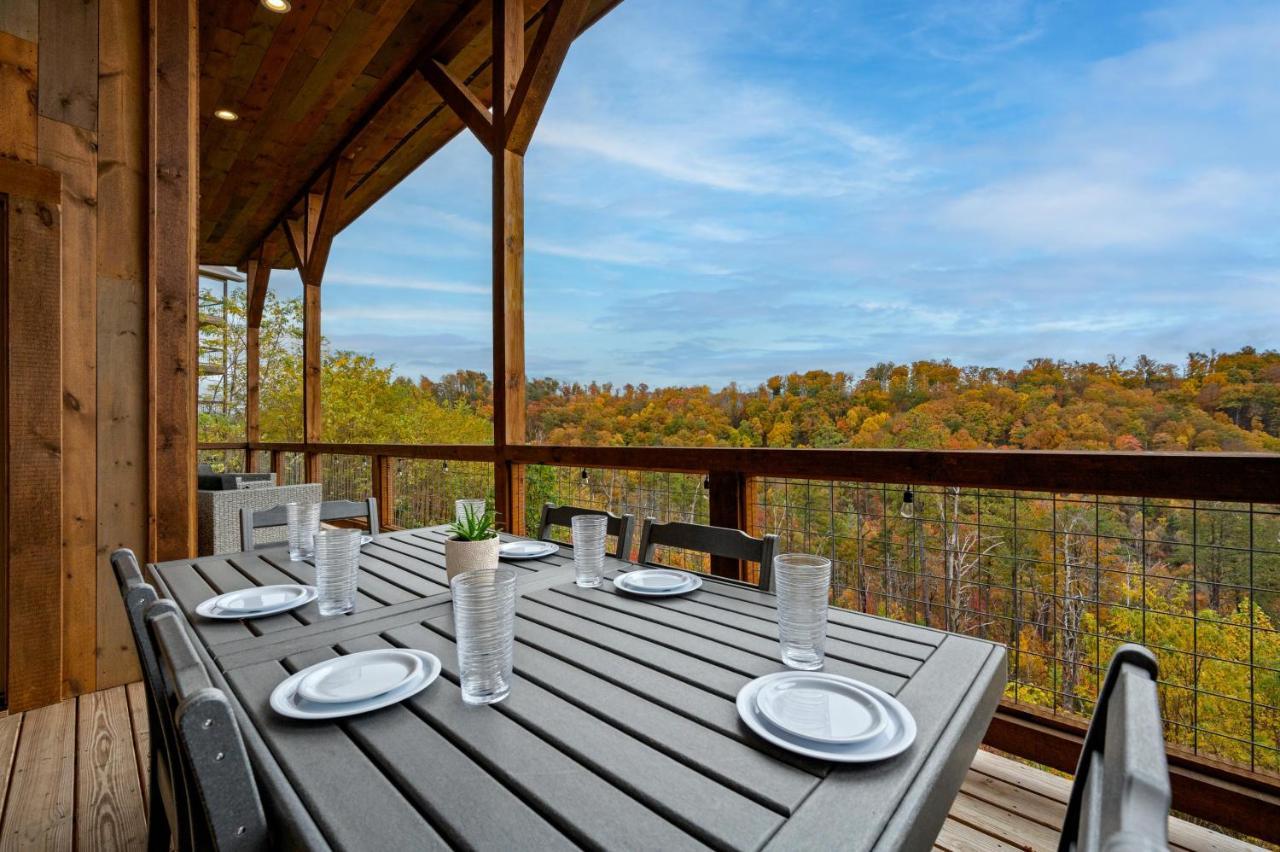 The Overlook - '21 Cabin - Gorgeous Unobstructed Views - Fire Pit Table - Gamerm - Hottub - Xbox - Lots Of Bears Gatlinburg Eksteriør billede