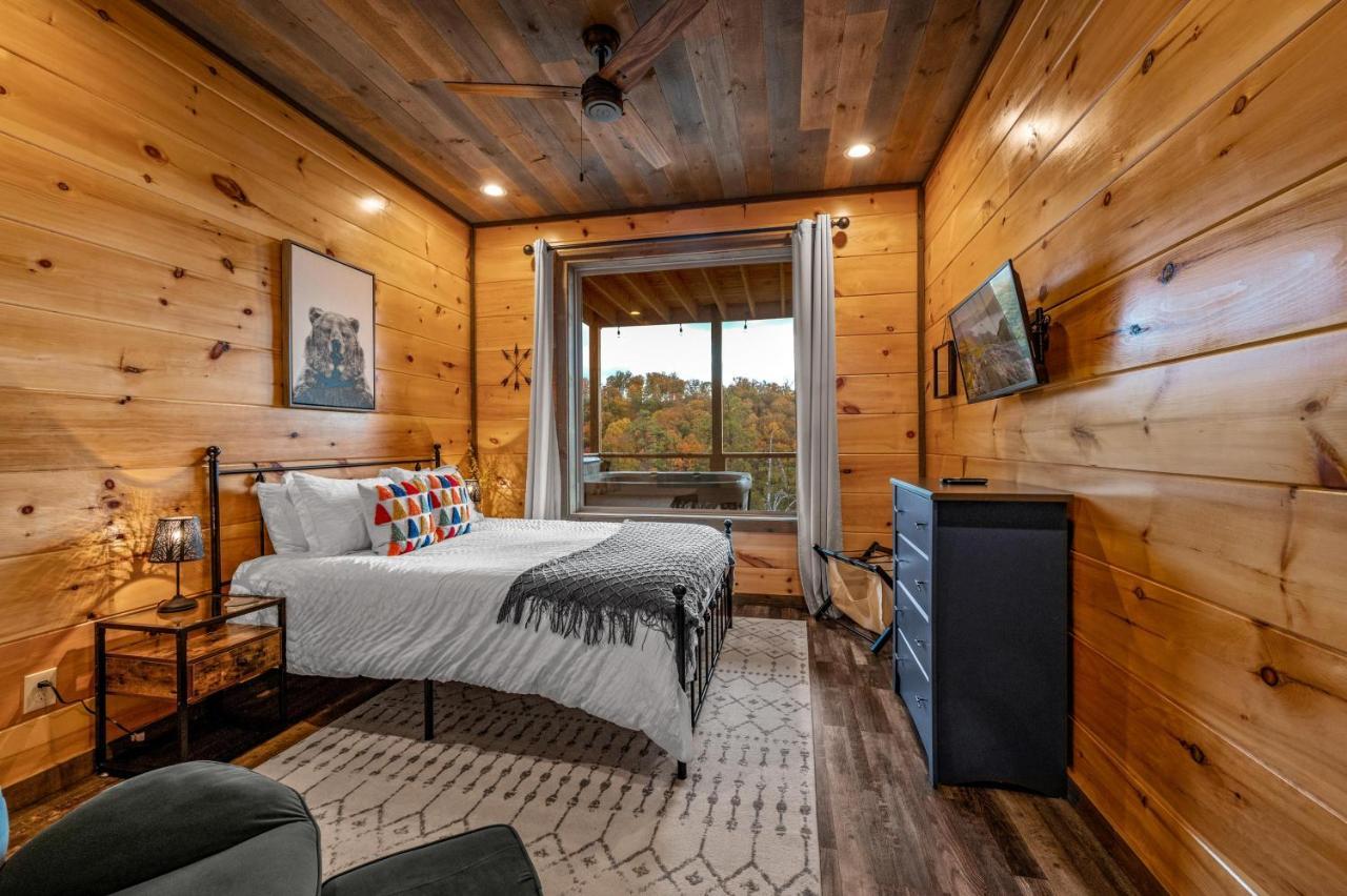 The Overlook - '21 Cabin - Gorgeous Unobstructed Views - Fire Pit Table - Gamerm - Hottub - Xbox - Lots Of Bears Gatlinburg Eksteriør billede