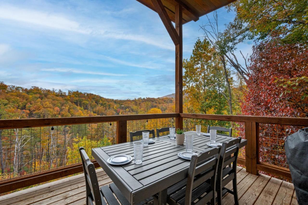 The Overlook - '21 Cabin - Gorgeous Unobstructed Views - Fire Pit Table - Gamerm - Hottub - Xbox - Lots Of Bears Gatlinburg Eksteriør billede