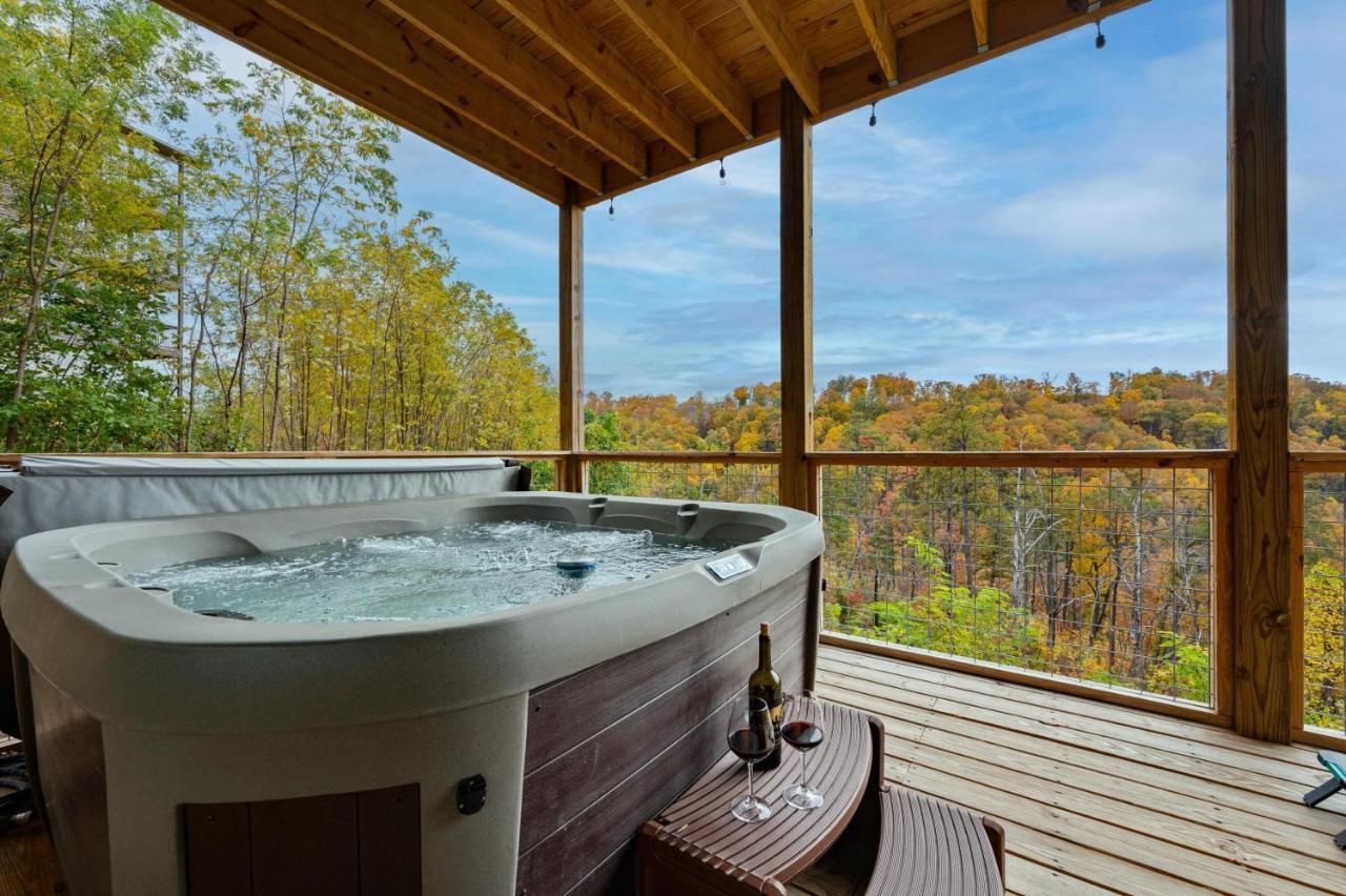 The Overlook - '21 Cabin - Gorgeous Unobstructed Views - Fire Pit Table - Gamerm - Hottub - Xbox - Lots Of Bears Gatlinburg Eksteriør billede