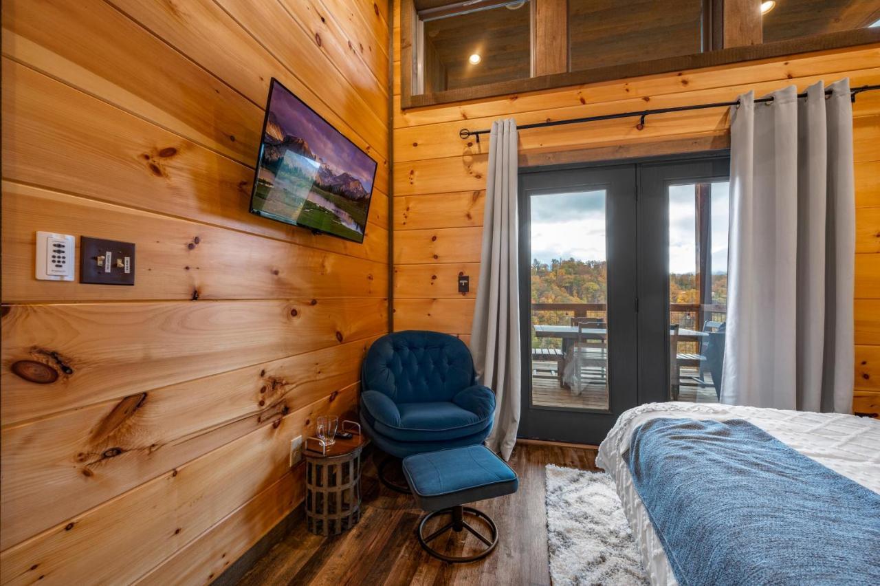 The Overlook - '21 Cabin - Gorgeous Unobstructed Views - Fire Pit Table - Gamerm - Hottub - Xbox - Lots Of Bears Gatlinburg Eksteriør billede